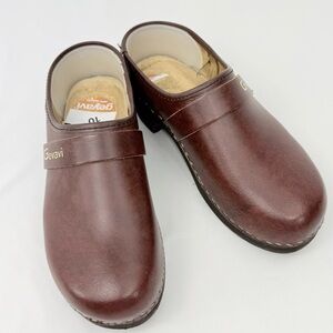 Gevavi Brown Leather Orthopedic Support Slip On Wood Heel Clog Shoes